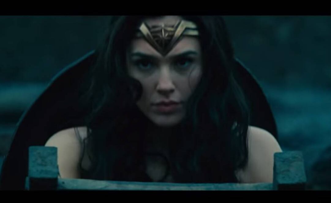 Gal Gadot, que da vida a la "Mujer Maravilla" en la cinta de Warner Bros., presentó el adelanto en la Comic On de San Diego. FOTO: Captura.