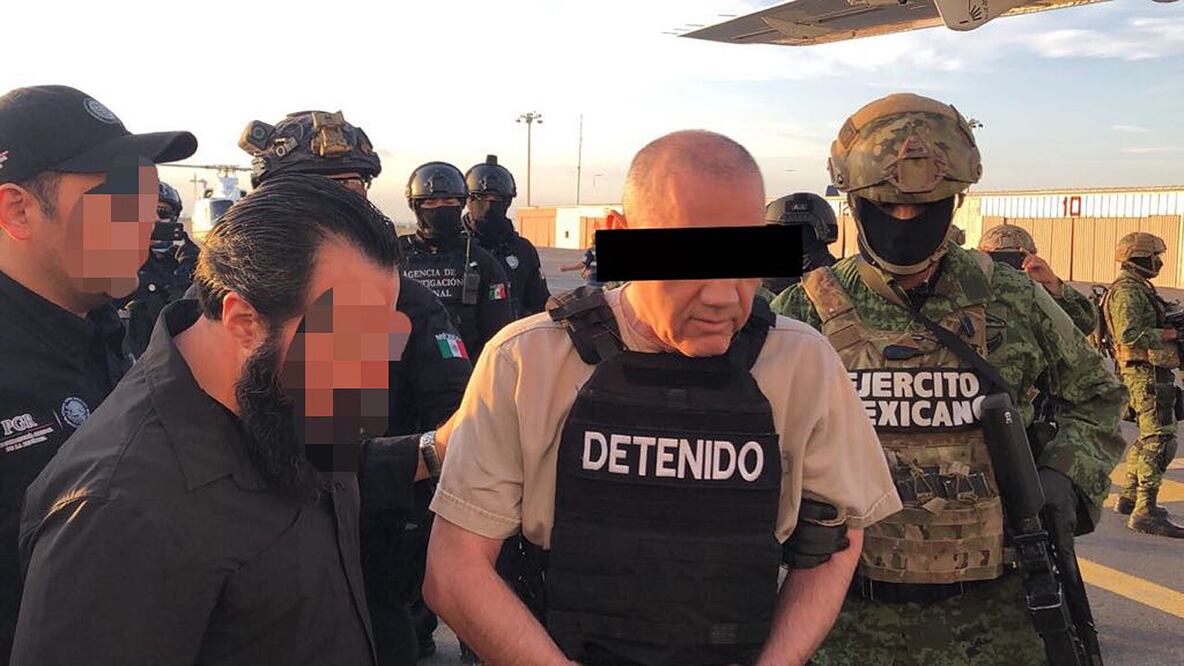 El proceso de extradición del narcotraficante Dámaso López Núñez (2i), "El Licenciado", considerado el sucesor de Joaquín "El Chapo" Guzmán en el Cartel de Sinaloa, a Estados Unidos desde Ciudad Juárez (Foto: EFE)