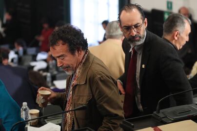 Damián Alcazar asiste a sesión de Constituyente tras 3 meses