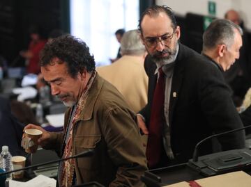 Damián Alcazar asiste a sesión de Constituyente tras 3 meses