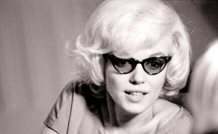 Subastan vestido de Marilyn Monroe en 50 mil dólares