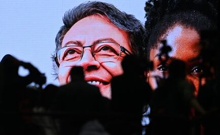 Caen bolsa y peso colombianos tras triunfo de Gustavo Petro en presidenciales