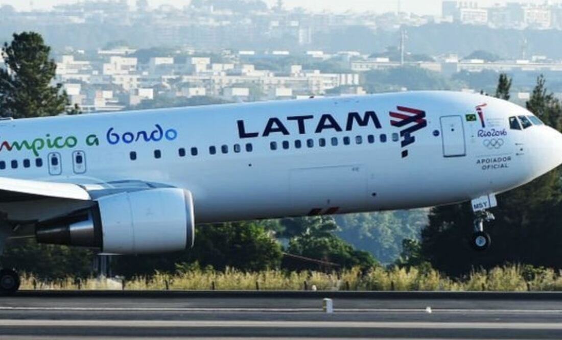 Los pasajeros a bordo del Boeing 787 Dreamliner relataron que el avión descendió de repente durante su trayecto entre Sidney y Auckland el lunes, sembrando el pánico dentro de la cabina. Foto: AFP