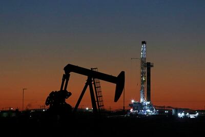 Petróleo sube casi 25% en Nueva York a 25.32 dólares el barril
