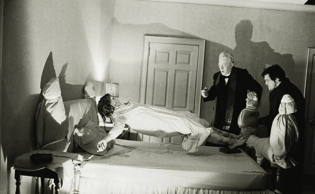 El estreno de "El Exorcista" en México causó conmoción fuera y dentro de las salas de cine.