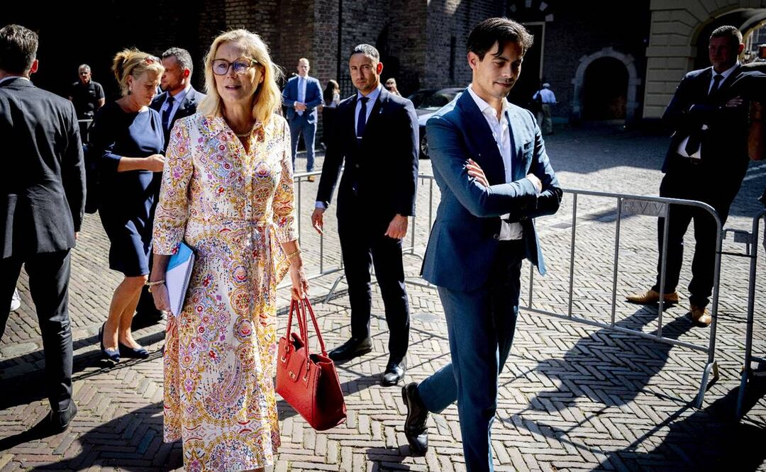 La ministra holandesa de Finanzas, Sigrid Kaag, llega al Ministerio de Asuntos Generales para continuar las consultas sobre el enfoque del asilo. Foto: EF
