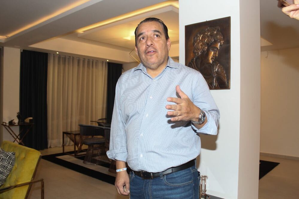 El abogado de Santiago Taboada,  Juan Dueñas, denunció un cateo a su domicilio  por parte de la Fiscalía General de Justicia de la CDMX por narcomenudeo. Foto: de Francisco Rodríguez