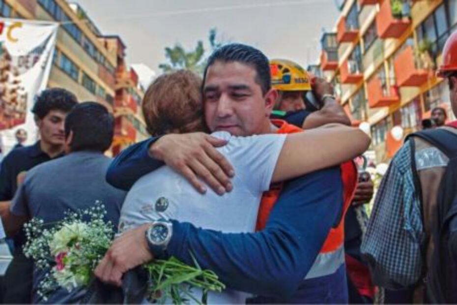A todo pulmón, a una voz: ¡Fuerza México!