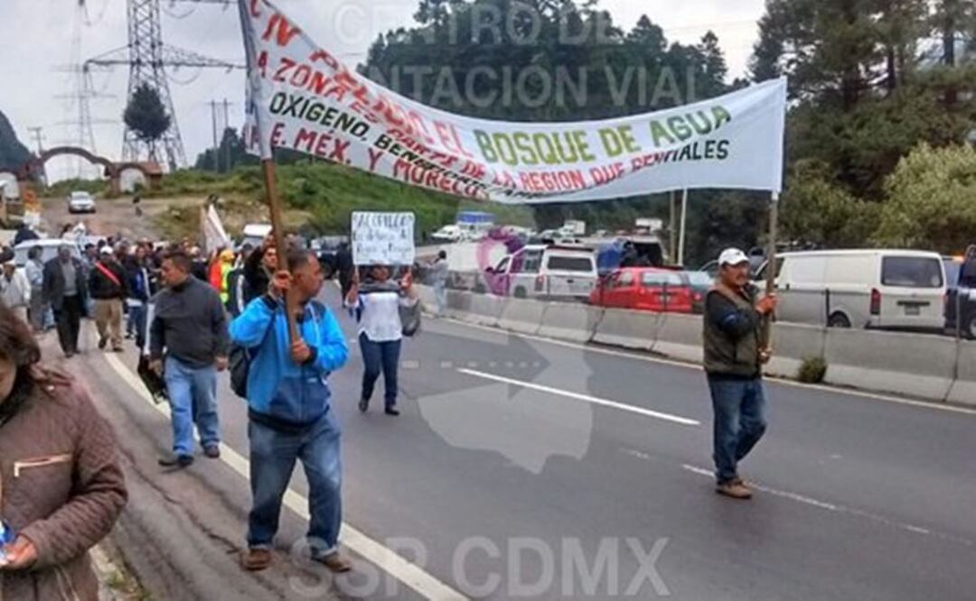 Manifestantes avanzan por la México-Toluca rumbo a la CDMX