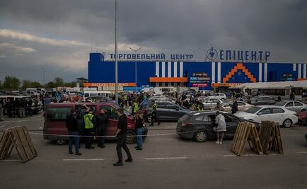 Ucrania registra "potente ataque" ruso contra último reducto de resistencia en Mariúpol