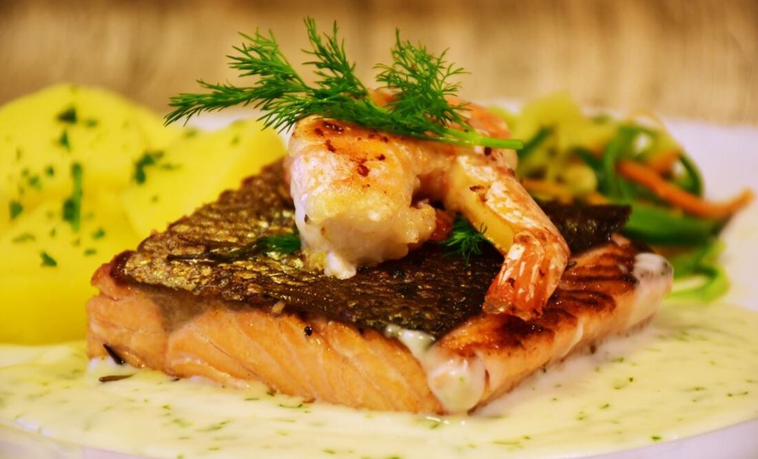 Debido a su contenido de Omega-3, el salmón puede mejorar las funciones cerebrales / Foto: Pixabay