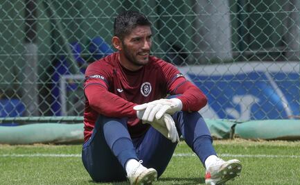 Jesús Corona sufre fractura y se perderá el inicio del torneo con Cruz Azul