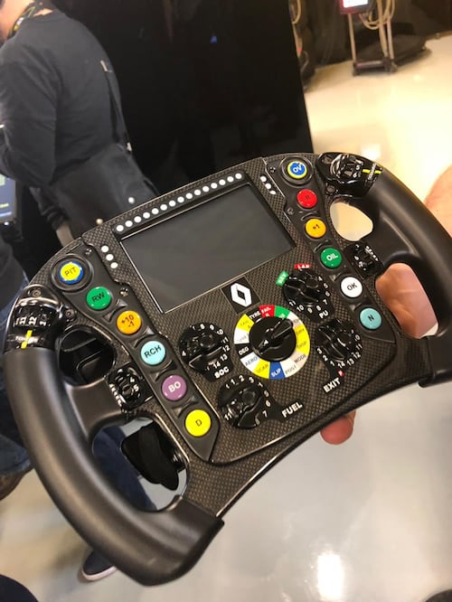 Los monoplazas de la escudería Renault usarán este volante durante el Gran Premio de México 2018 / Fotos: Diego Guilbert
