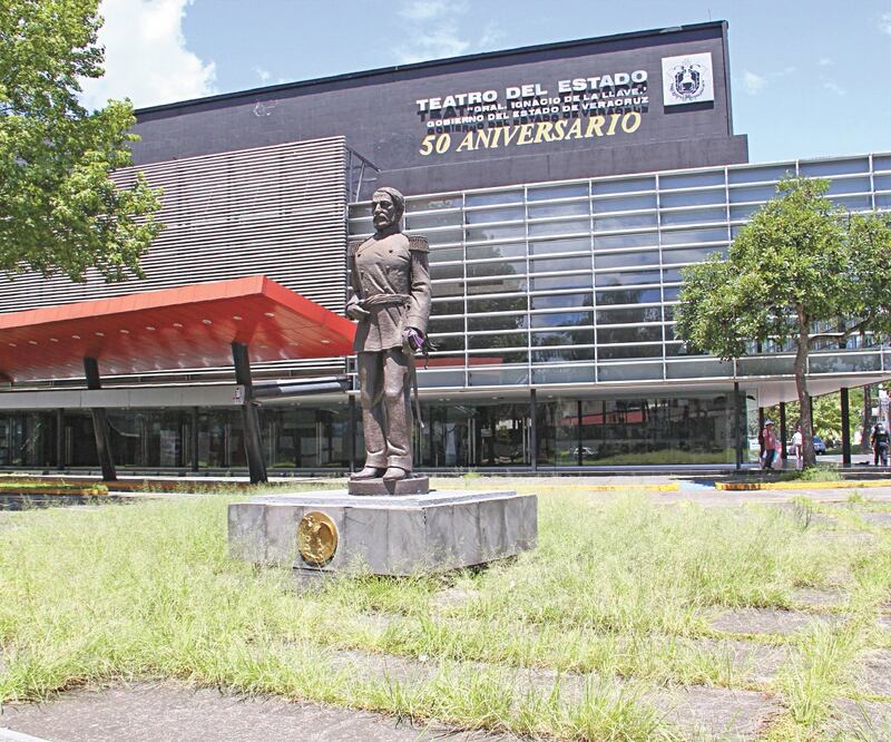 Así luce el Teatro del Estado,en Xalapa, sin visitantes. ESPECIAL