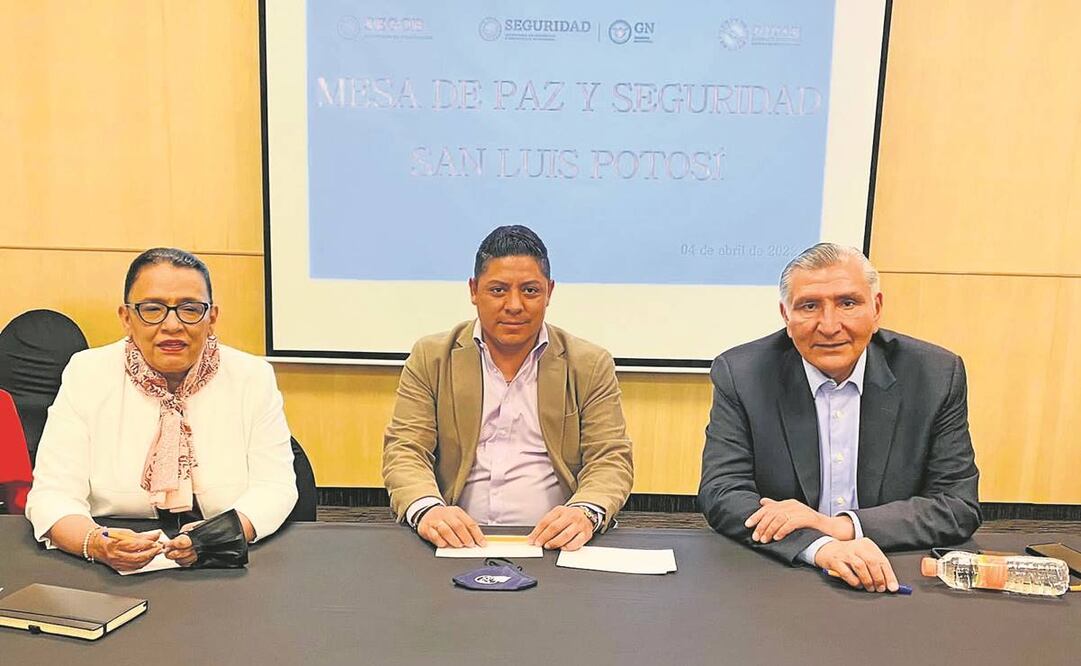 La titular de la SSPC, Rosa Icela Rodríguez Velázquez; el gobernador Ricardo Gallardo Cardona, y el titular de la Segob se reunieron ayer. Foto: Especial.