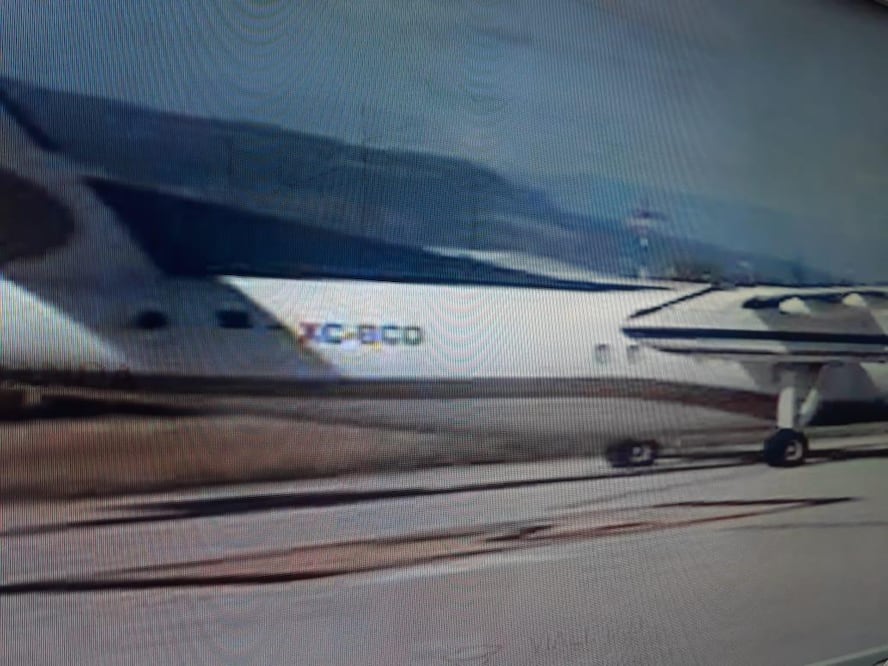 El boletín de la Fiscalía adjunta una fotografía del avión del Banco de México, con matrícula XC-BCO. FOTO: Fiscalía