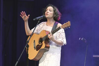 A Natalia Lafourcade no le gusta ser experta