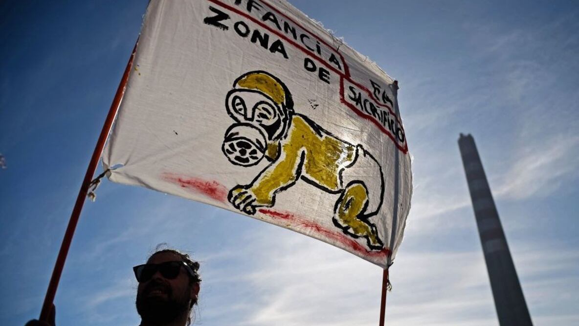 El apagón en Chile de la emblemática chimenea de Ventanas, símbolo de las "zonas de sacrificio" ambientales. Foto: BBC