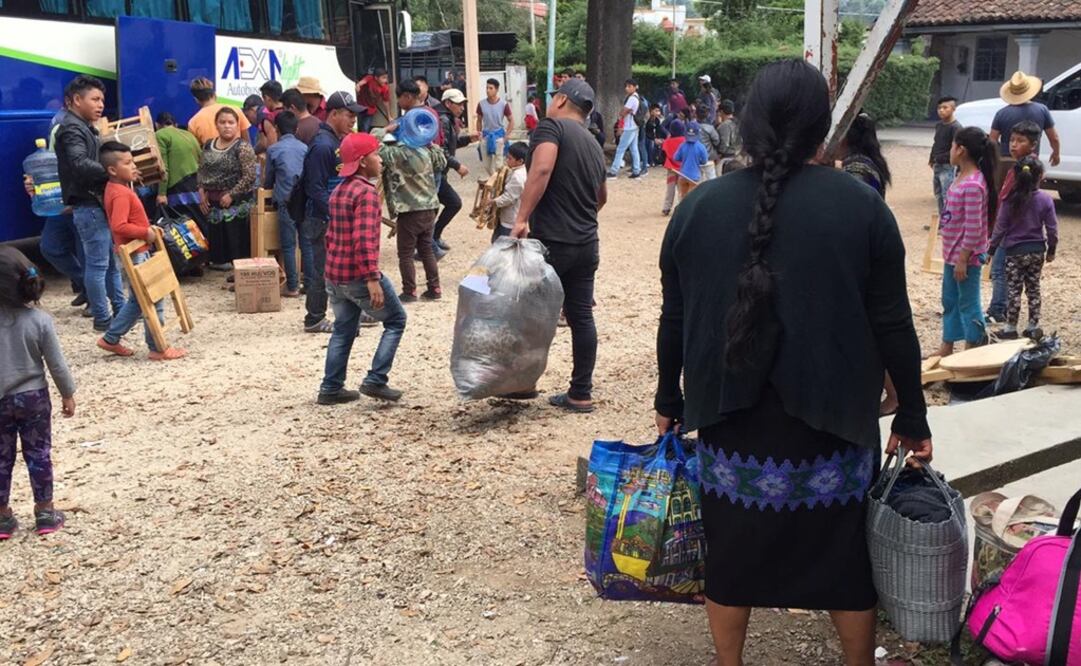 Arévalo explicó en una rueda de prensa, durante la visita a la construcción de un hospital en el departamento de Sololá, que las familias mexicanas que cruzaron la frontera “están escapando a la confrontación entre grupos que tiene lugar del lado de México”. Foto: Cortesía