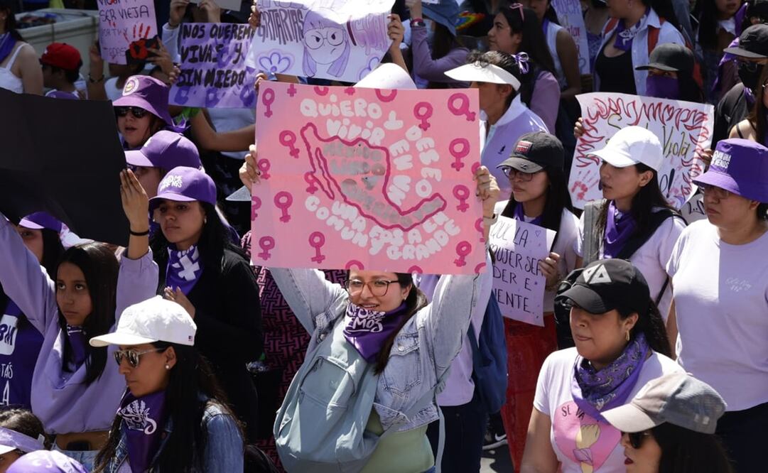 Qué llevar para la marcha 8M . Foto: Fernanda Rojas/ EL UNIVERSAL