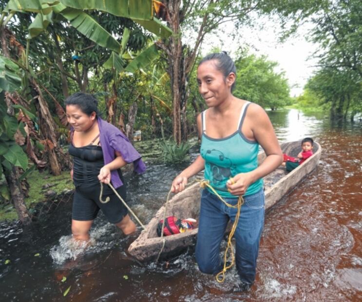 Inundación en Tabasco: "El gobierno sólo nos ha dado una despensa"