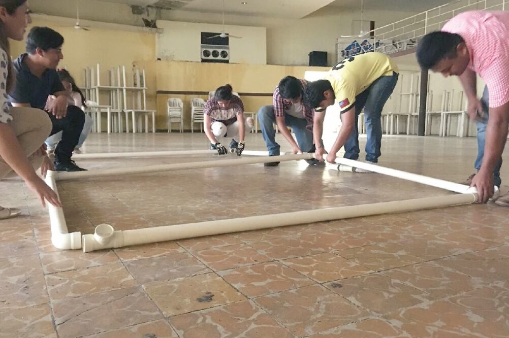 El prototipo se construyó gracias a la donación del material del dueño de una tienda, a quien le presentaron el proyecto. (CORTESÍA)