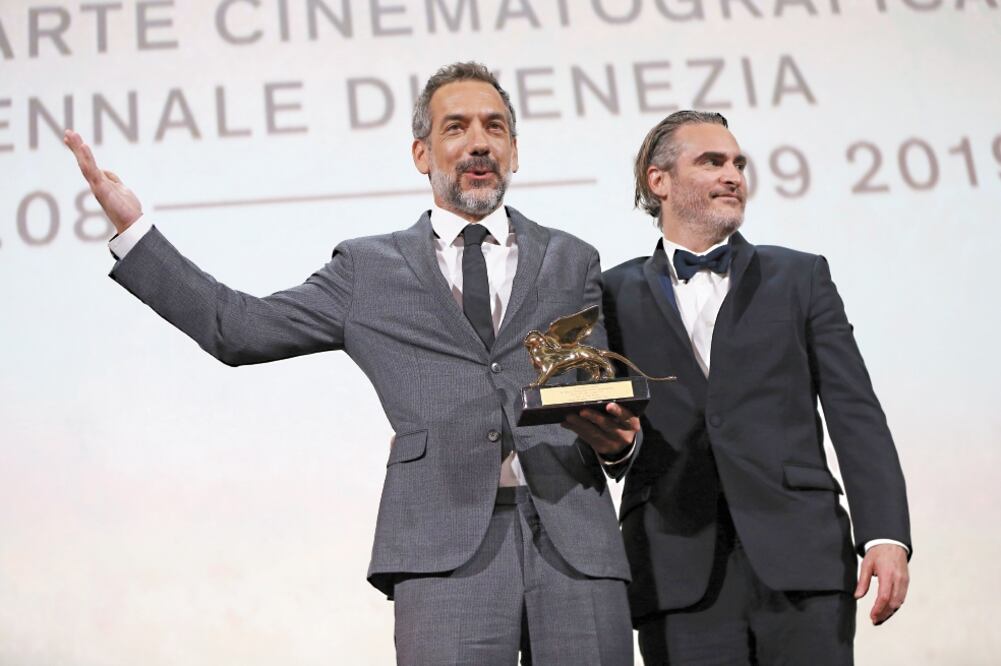 Todd Phillips y Joaquin Phoenix. Foto: JOEL C. RYAN. AP
