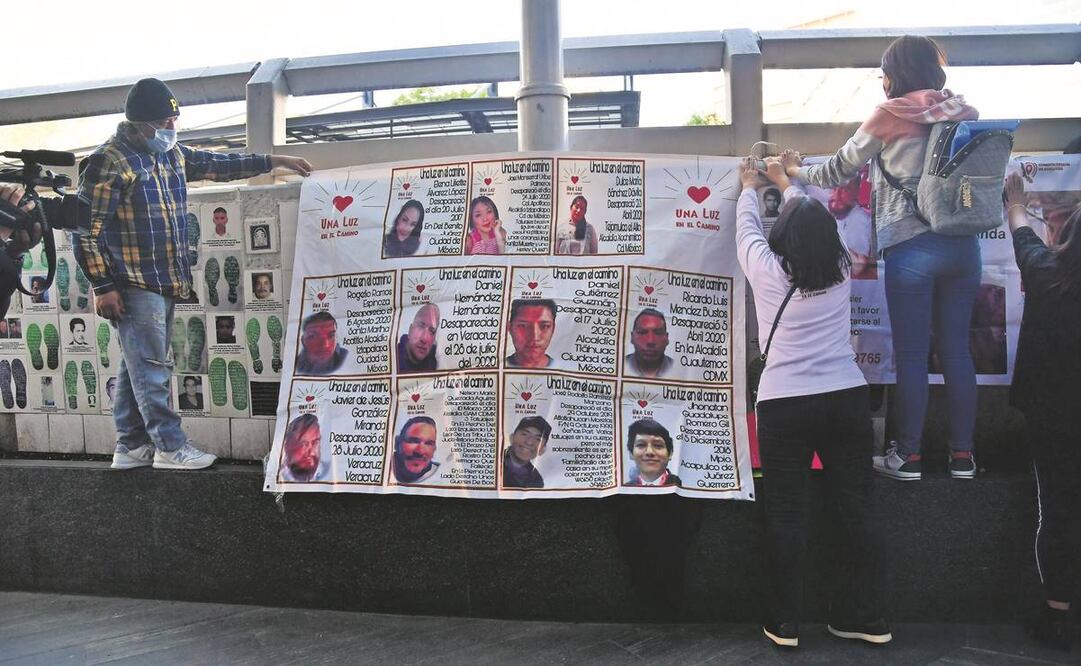 Familiares de personas desaparecidas se manifestaron frente a las oficinas de la Fiscalía General de la República. Fotos: Hugo García/ EL UNIVERSAL.