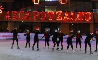 Navidad Chintolola en Azcapotzalco; inauguran mega pista de hielo gratuita en la explanada