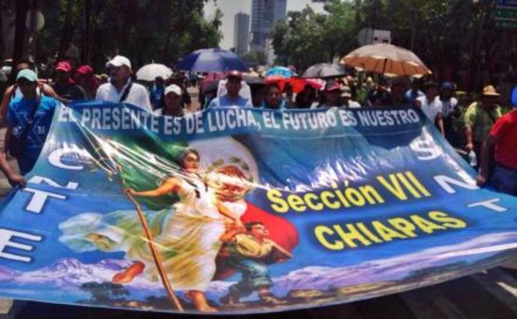 Comisión de la CNTE ingresó a Los Pinos