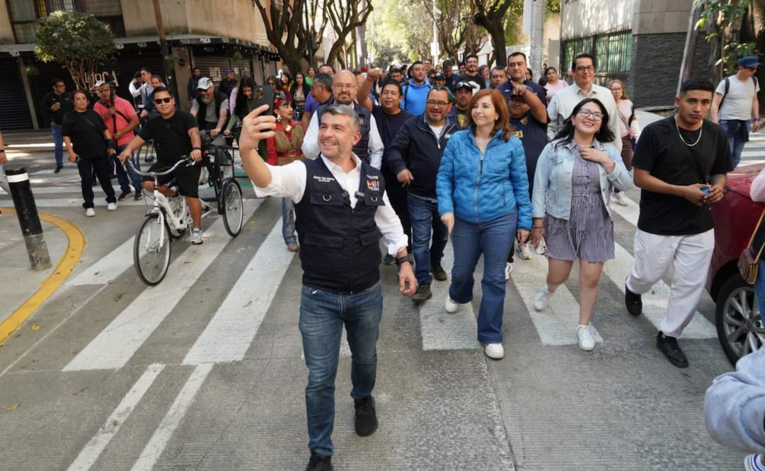 Inaugura Mauricio Tabe calle rehabilitada en la San Miguel Chapultepec; mejora de las calles es prioridad. Foto: Especial