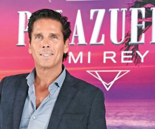 Roberto Palazuelos se siente en paz con un whiskey