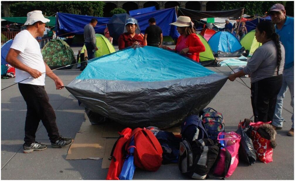 Retiran plantón de la CNTE e inicia instalación del templete para el cierre de campaña de Claudia Sheinbaum. Foto: Yaretzy Osnaya/EL UNIVERSAL