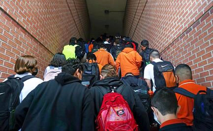 Distrito de Texas suspende clases presenciales tras muerte de dos maestros por Covid