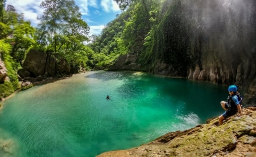 Nuevo León: pozas azules, montañas y toboganes naturales en una ruta de aventura