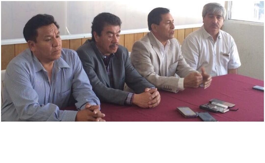 El dirigente de Morena en Hidalgo, Abraham Mendoza Zenteno (sin manga), dio a conocer la incorporación de los militantes del PRD (Foto: Oscar Gutiérrez/ EL UNIVERSAL)