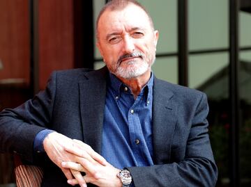 Pérez-Reverte abandonará la RAE si se adapta la Constitución al lenguaje inclusivo