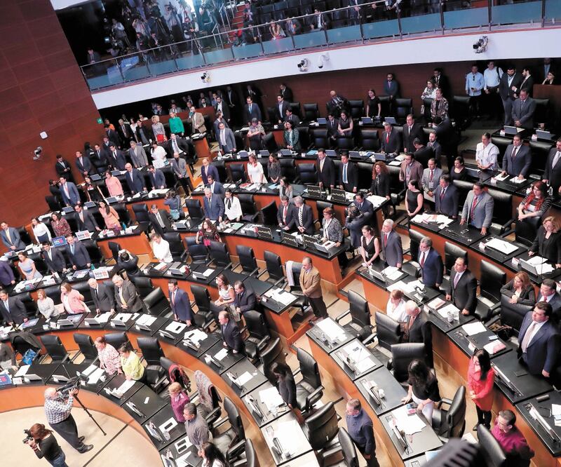 El pleno del Senado aprobó las modificaciones a la Ley General de Salud con 67 votos a favor de Morena y sus aliados en la Cámara, 22 en contra del Partido Acción Nacional (PAN), y 14 abstenciones, entre ellas las de los priistas. ARCHIVO EL UNIVERSAL