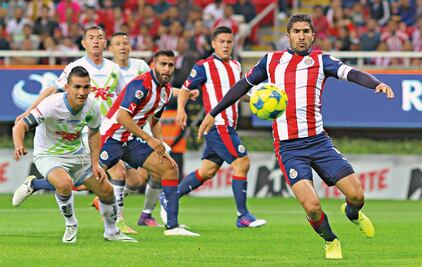 “Chofis” da a Chivas el pase