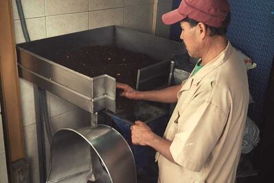 “Ya no enseñan a las hijas a preparar mole”