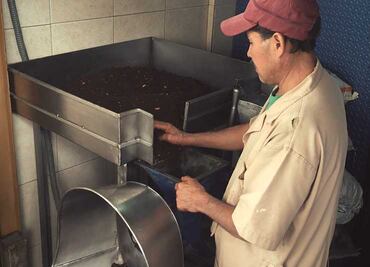 “Ya no enseñan a las hijas a preparar mole”