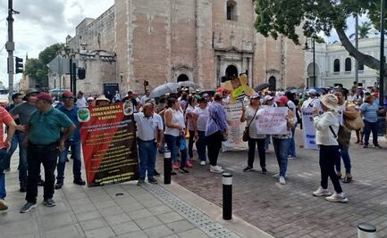 Cerca de 400 maestros marchan por calles de Mérida; exigen incremento a sus prestaciones salariales