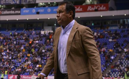 Hay que curar las heridas y recuperar la memoria en Cruz Azul: Juan Reynoso