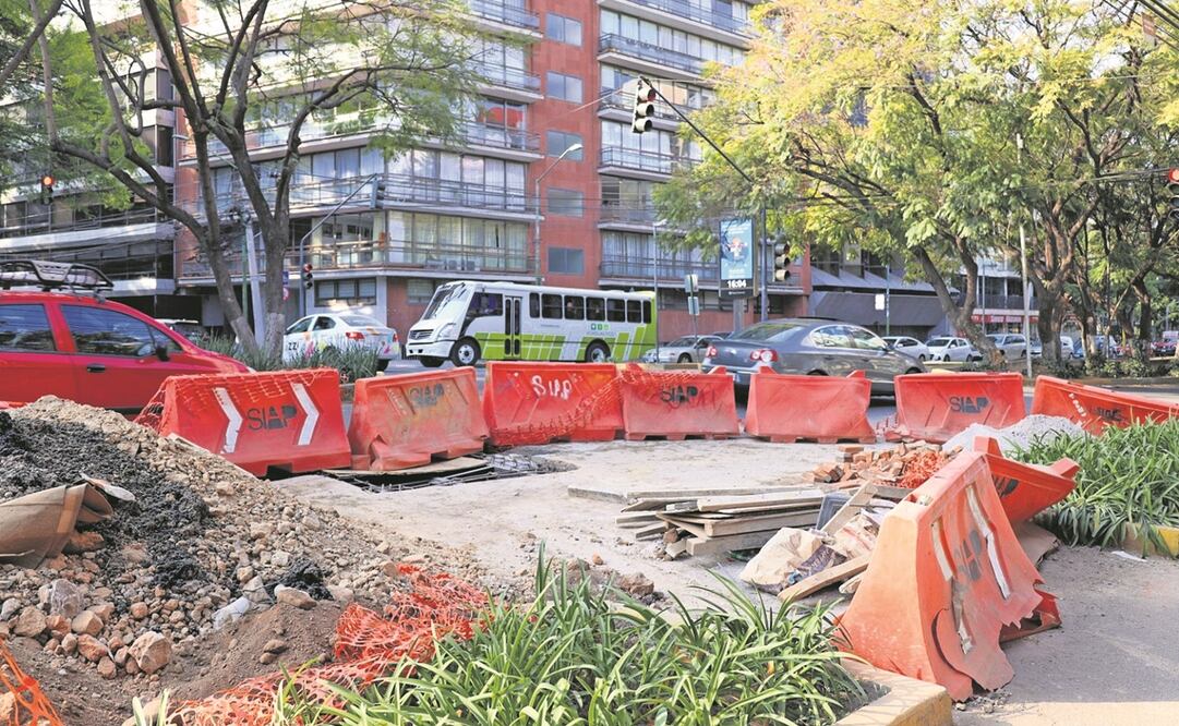 Las obras del Sistema de Aguas de la Ciudad de México se distribuyen a lo largo de avenida Ferrocarril de Cuernavaca, desde Anillo Periférico hasta Bulevar Miguel de Cervantes Saavedra. Foto: Jorge Medellín / EL UNIVERSAL