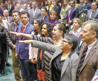 Buenrostro rinde protesta como nueva jefa del SAT