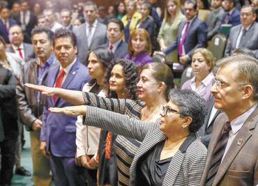 Buenrostro rinde protesta como nueva jefa del SAT