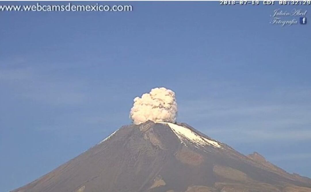 Emisión de vapor con bajo contenido de ceniza en el Popocatépetl. (FOTO: WebCams de México)