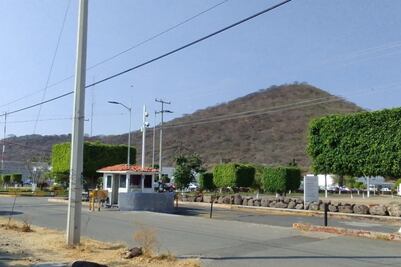 Denuncian por abuso laboral y acoso sexual a jefes de seguridad de penal psicosocial en Morelos