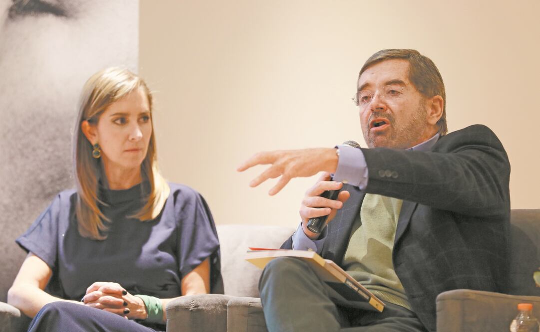 Regina Tamés, directora ejecutiva de GIRE, y Juan Ramón de la Fuente, propuesto como embajador de México ante la ONU, dialogaron ayer durante la presentación del informe La Pieza Faltante. Justicia Reproductiva (JUAN CARLOS REYES. EL UNIVERSAL)