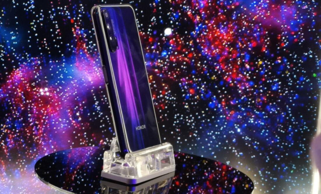 El Honor 20 Pro es el primero en contar con un diseño que refleja varios colores en la parte posterior